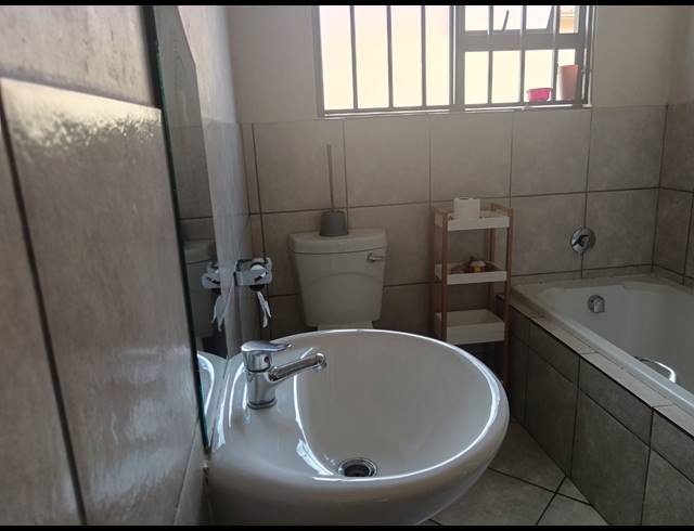 3 BEDROOM HOUSE FOR SALE IN RACEWAY